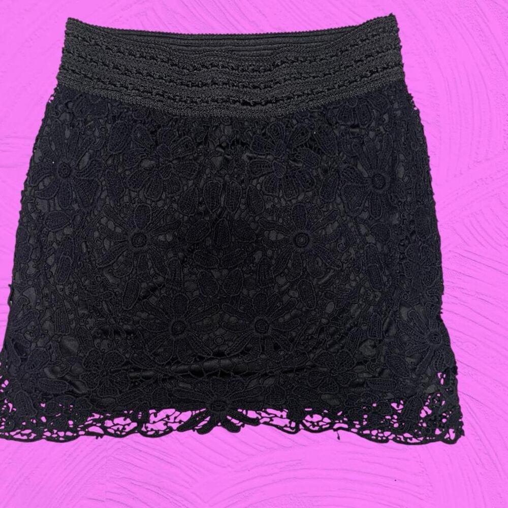 Forever 21 black crochet lace
